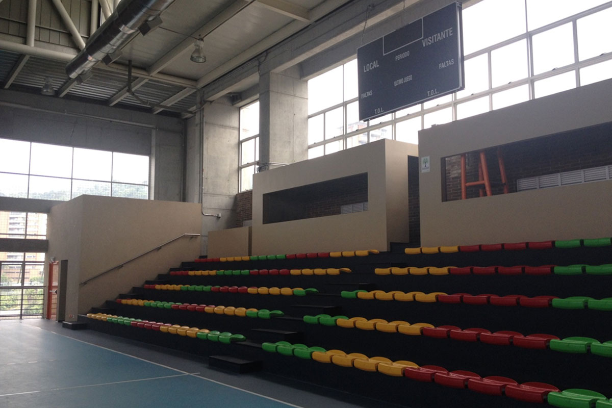Bases de pisos y graderias en superboard